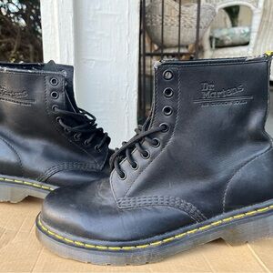 Dr. Martens Classic Leather Boots